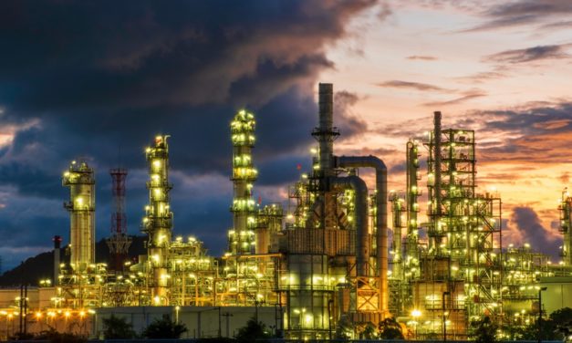 Downturn Play for Oil-Refining Stocks, Triple-Digit Gains Before Christmas: John’s Weekly Chart