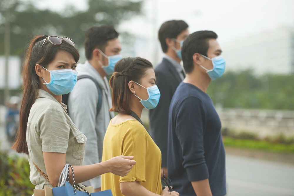 coronavirus people with masks