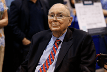 Charlie Munger: diversified portfolio is madness.