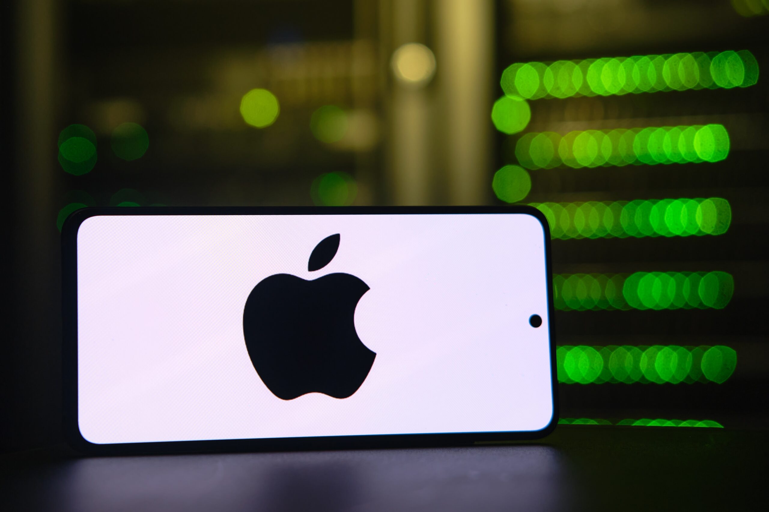 How can Apple recover from its AI missteps?