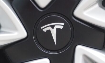 Did Tesla just secure a lead in the race for autonomous taxis?