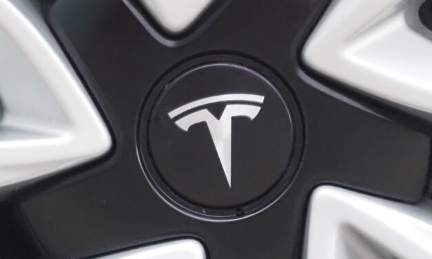 Did Tesla Just Take the Robotaxi Lead?