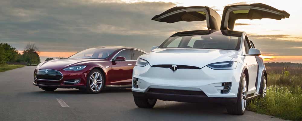 Investors are asking if fame has gone to CEO Elon Musk’s head. Can he still lead Tesla toward profitability, or is now the time to bail on TSLA stock?