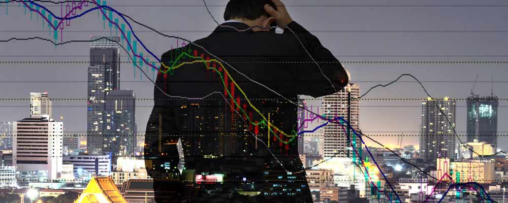 Low interest rates mean slow economic growth. Traders are expecting the next recession, possibly starting at the end of next year.