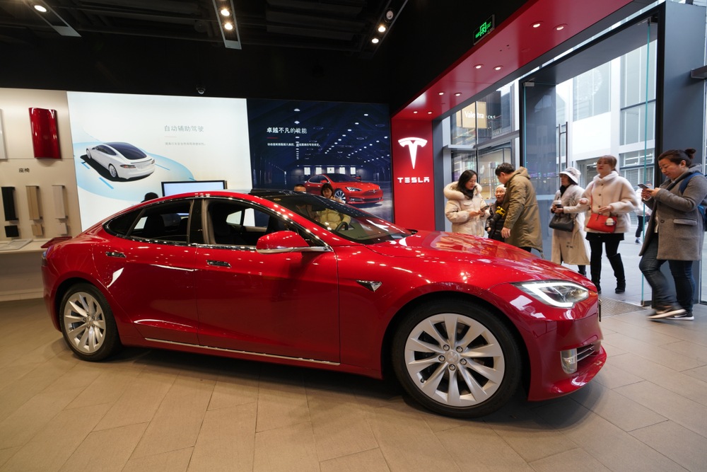 While Tesla’s Model S P90D remains the most impressive vehicle on the roads, it’s been a different story for Tesla’s stock. Let’s look at both the bull and the bear cases…