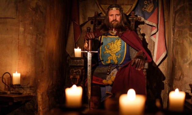 Grab These 2 Dividend Kings Now for Huge Gains