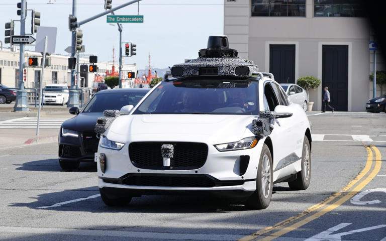 Driverless taxi with the help of AI.